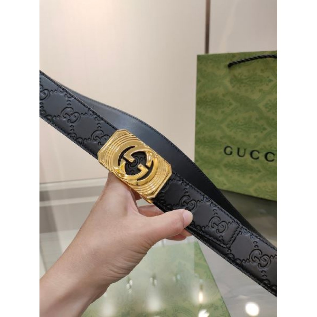 今注目の GUCCI グッチ スーパーコピー ベルト 贅沢な雰囲気を演出
