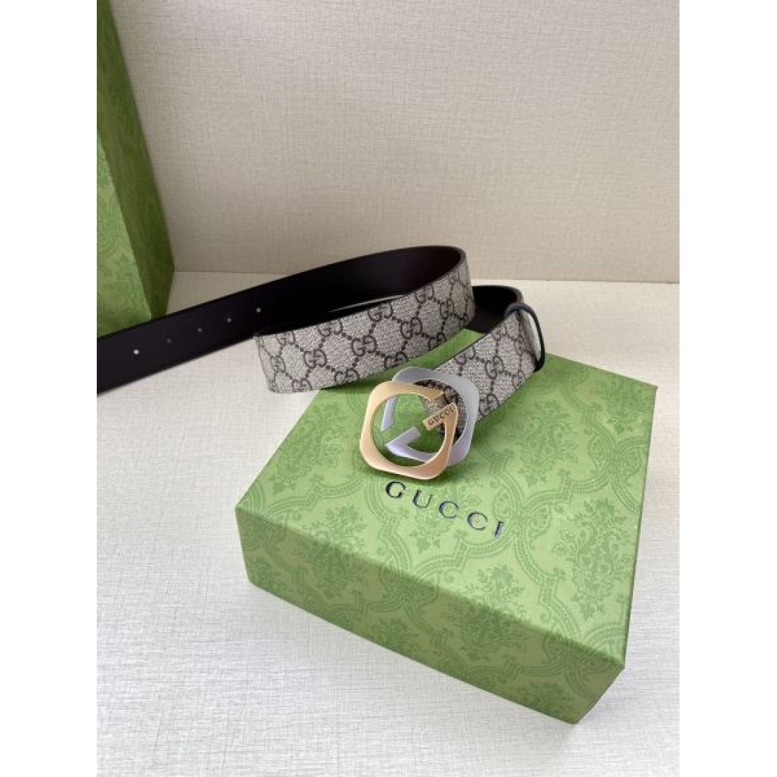  クラシックで重厚感ある グッチ スーパーコピー ベルト GUCCI 高級志向におすすめ