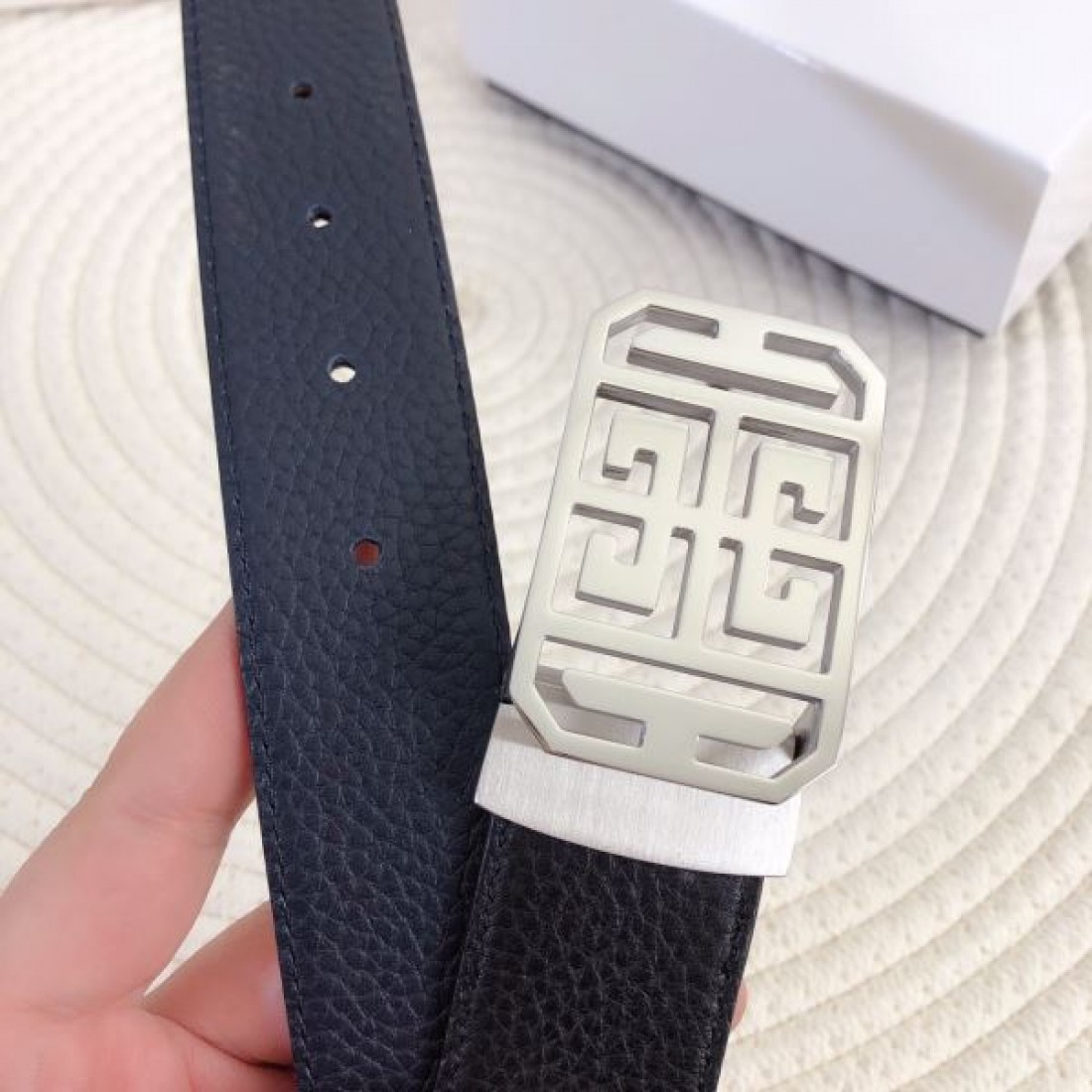  GIVENCHY ジバンシィ コピー ベルト 華やかで上品な デザイン性