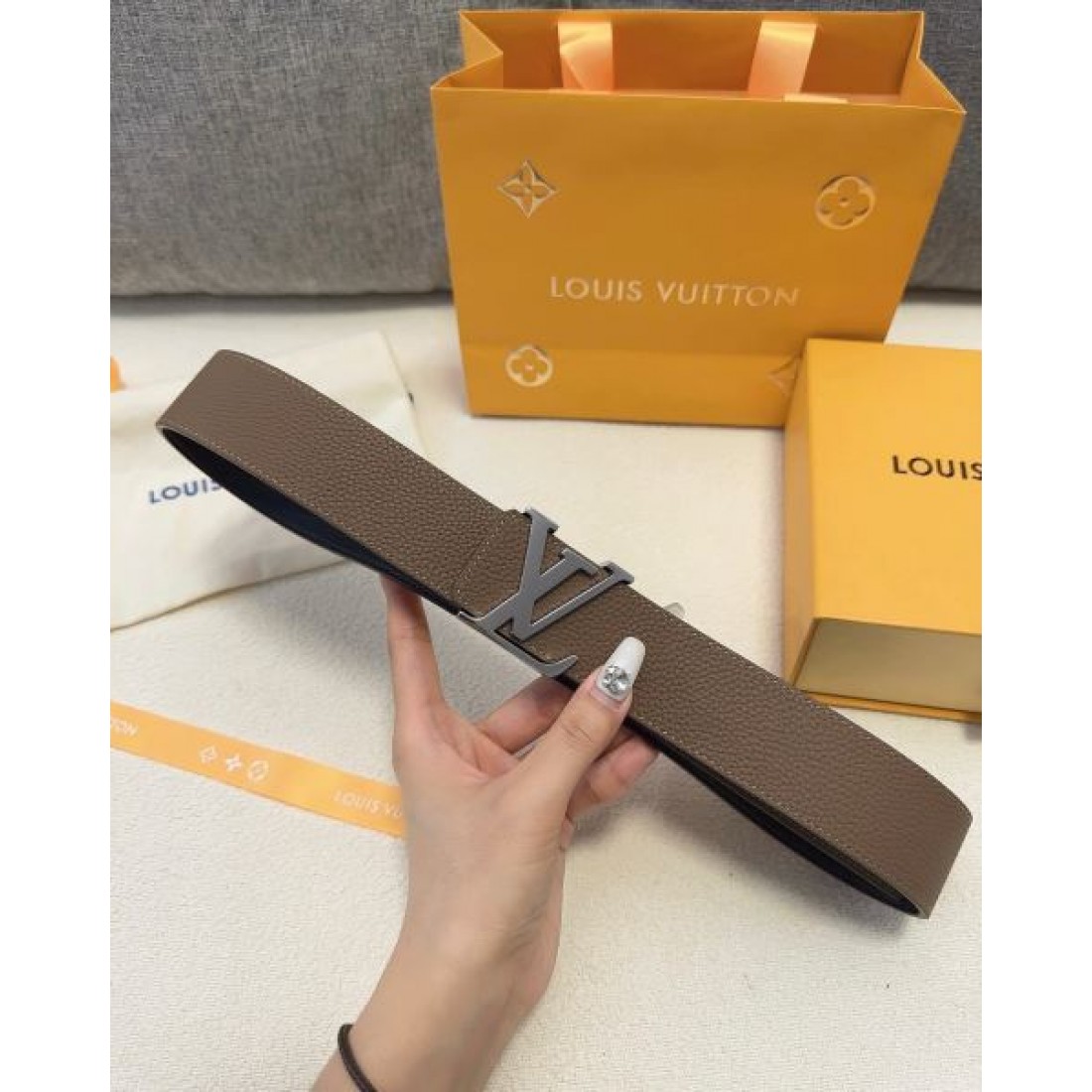 人気急上昇の LOUIS VUITTON ルイ ヴィトン コピー ベルト 個性的で華やか