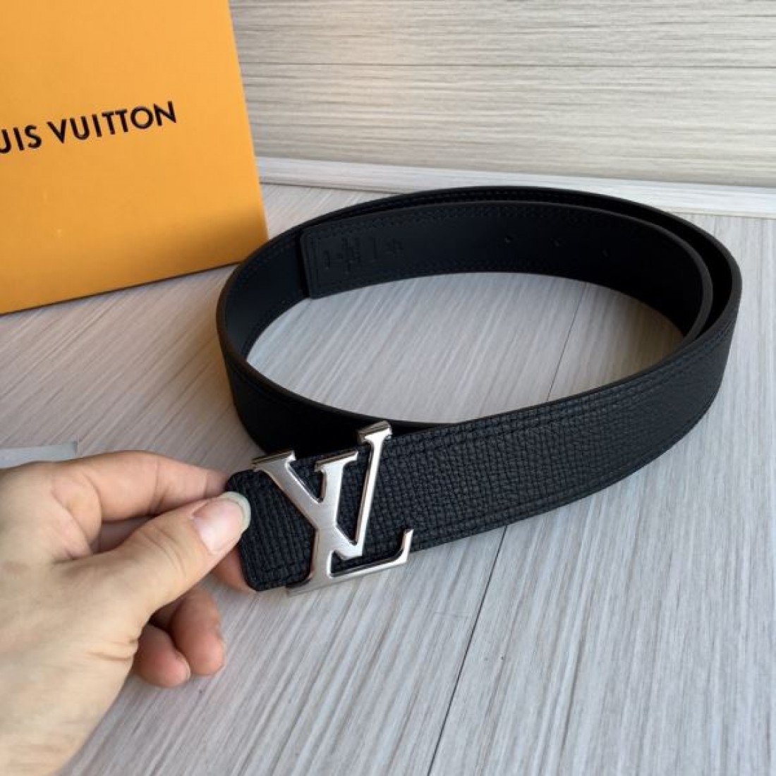 LOUIS VUITTON ルイ ヴィトン コピー ベルト で叶うスタイリッシュで格別な印象