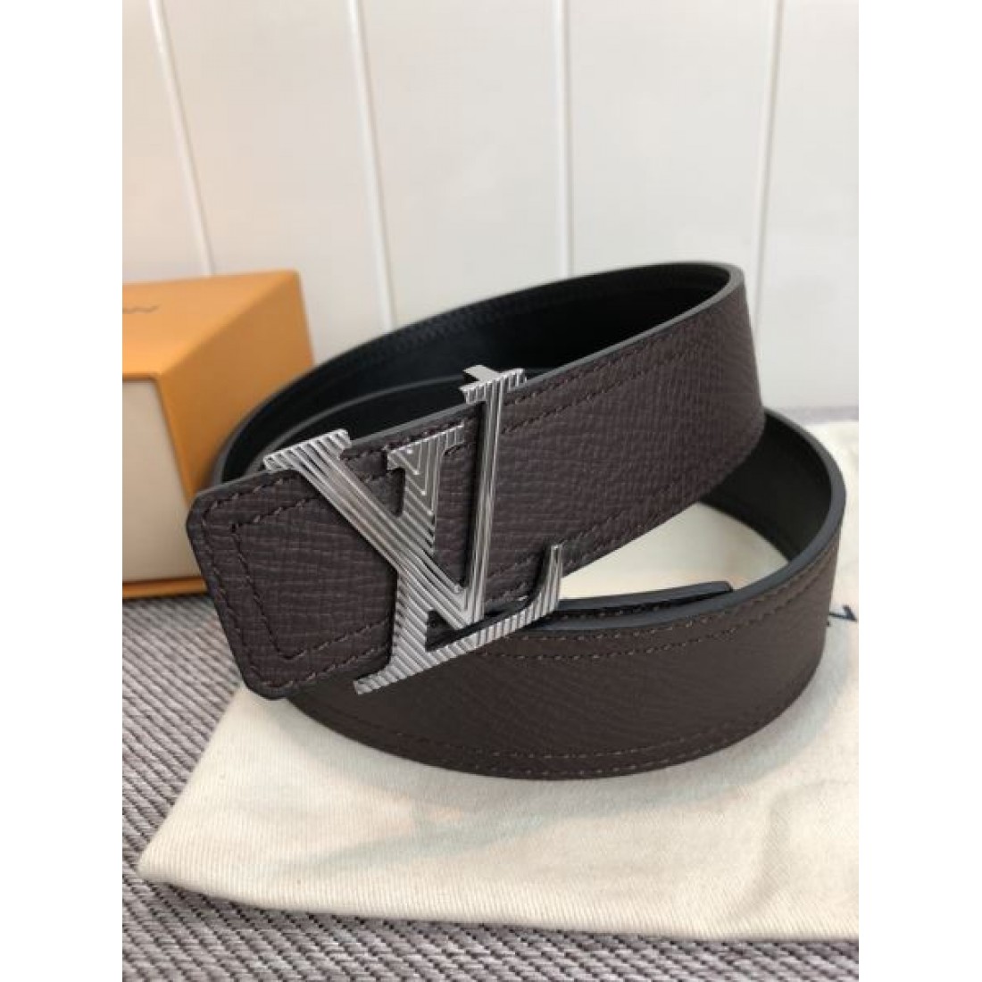 ルイ ヴィトン コピー ベルト LOUIS VUITTON 贅沢で洗練された存在感