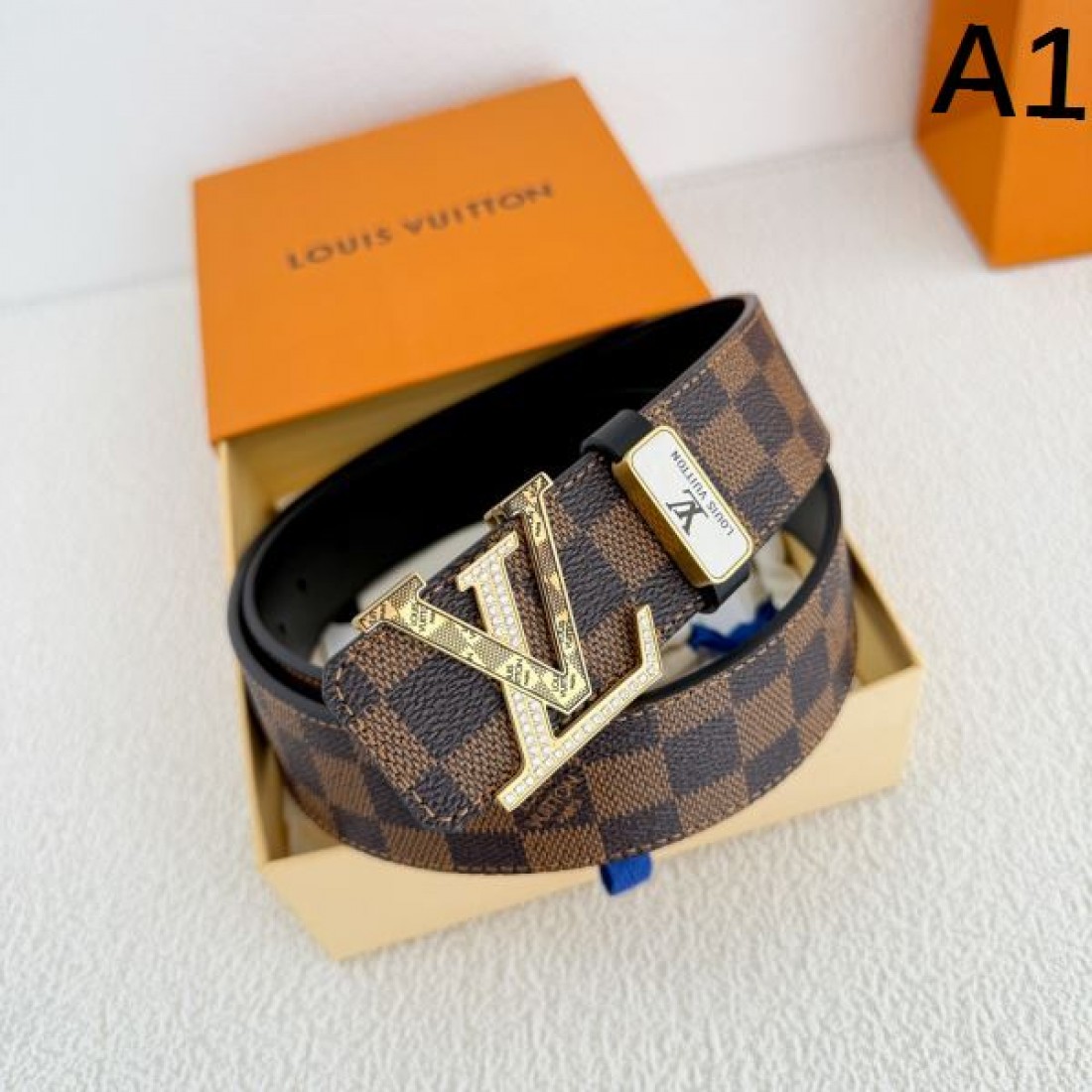 大人の魅力を引き立てる LOUIS VUITTON ルイ ヴィトン コピー ベルト 魅惑的な一品