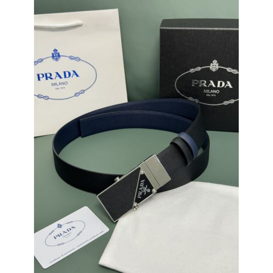 PRADA プラダ スーパーコピー ベルト でシックに決まる上品で魅惑的なデザイン