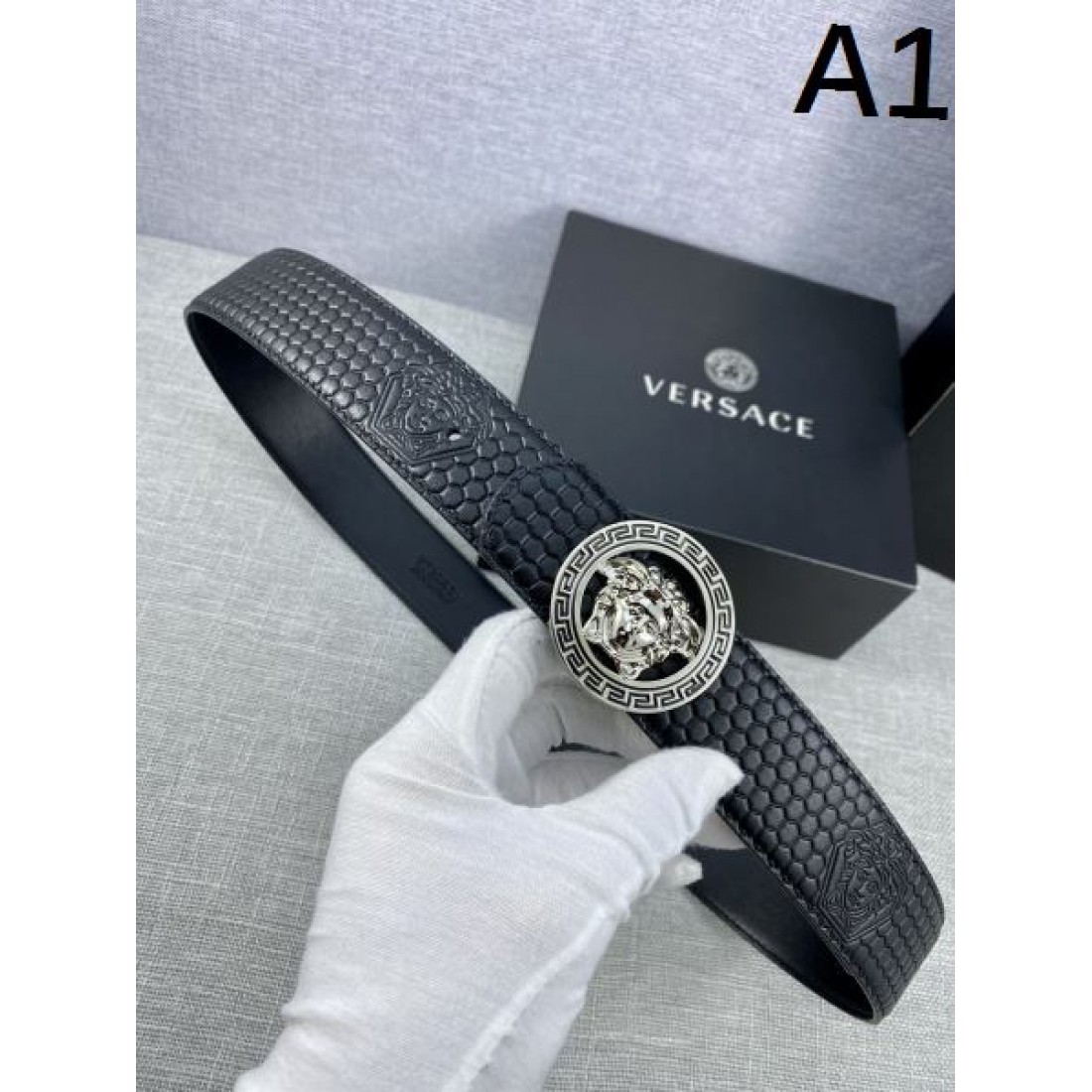 トレンド感あふれる VERSACE ヴェルサーチェ コピー ベルト 上質で洗練された