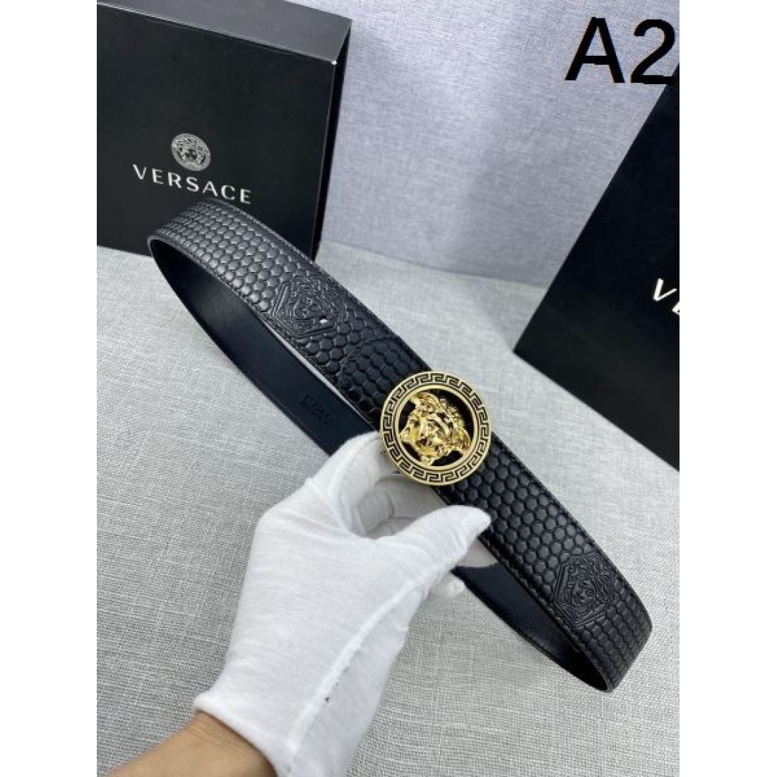 トレンド感あふれる VERSACE ヴェルサーチェ コピー ベルト 上質で洗練された