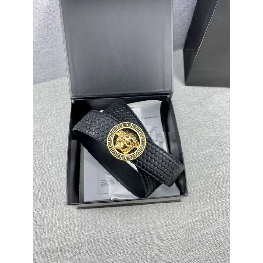 トレンド感あふれる VERSACE ヴェルサーチェ コピー ベルト 上質で洗練された