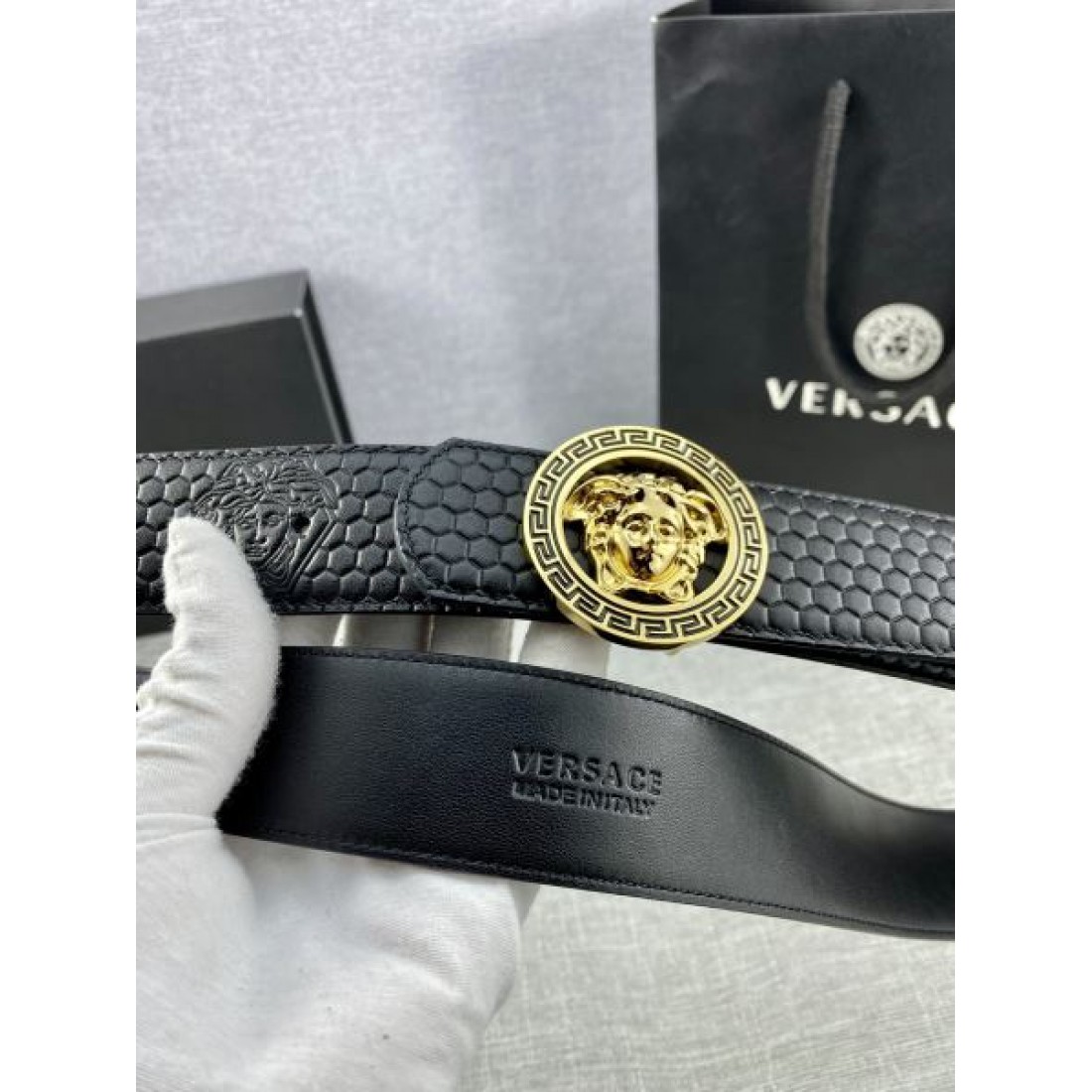 トレンド感あふれる VERSACE ヴェルサーチェ コピー ベルト 上質で洗練された