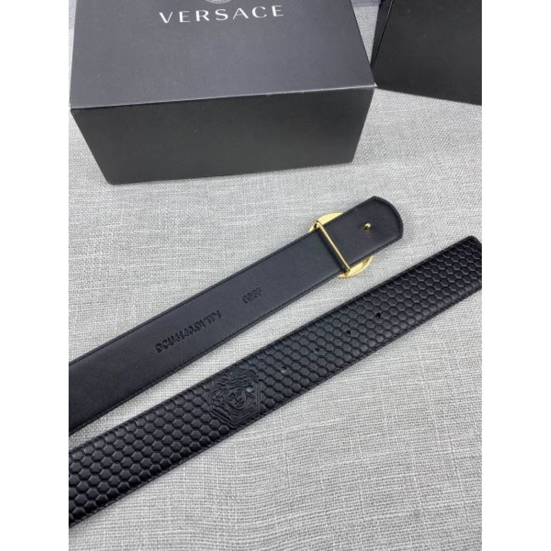 トレンド感あふれる VERSACE ヴェルサーチェ コピー ベルト 上質で洗練された