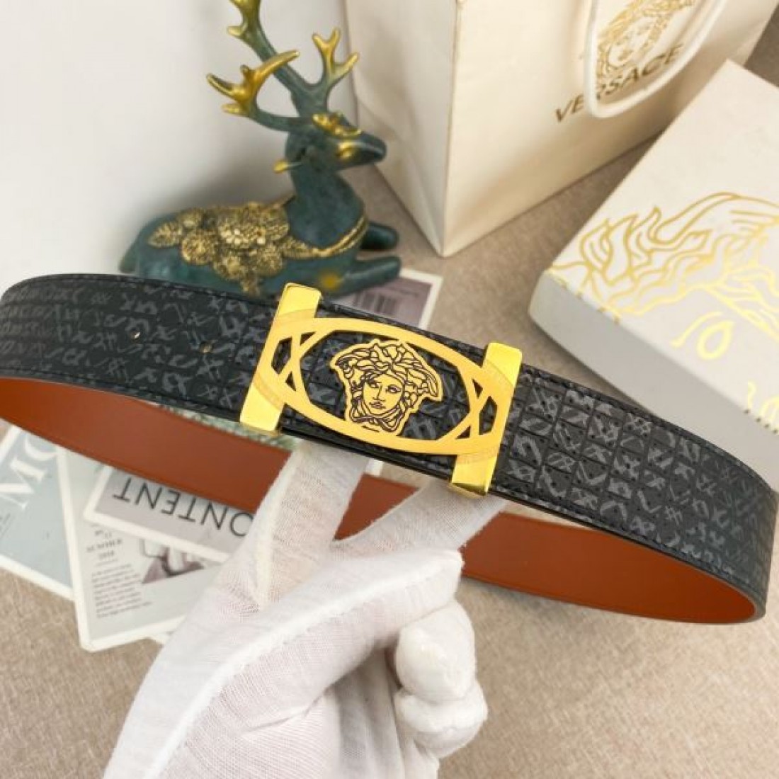 華麗で大胆な VERSACE ヴェルサーチェ スーパーコピー ベルト 個性的な魅力