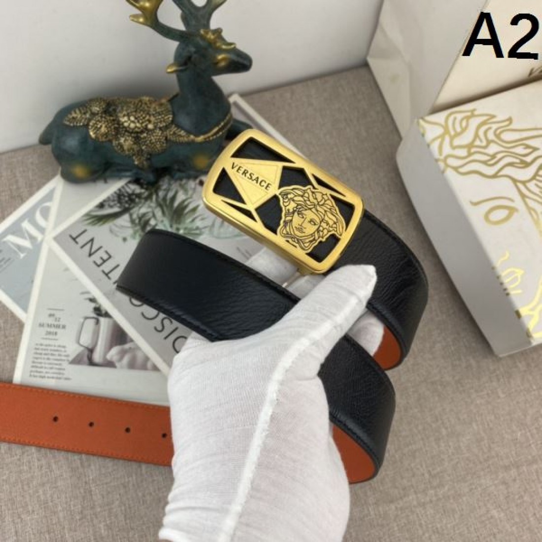 魅惑的な光沢感あふれる VERSACE ヴェルサーチェ スーパーコピー ベルト