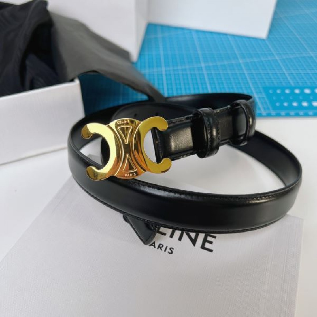 CELINE セリース スーパーコピー ベルト エレガントな雰囲気で上品に