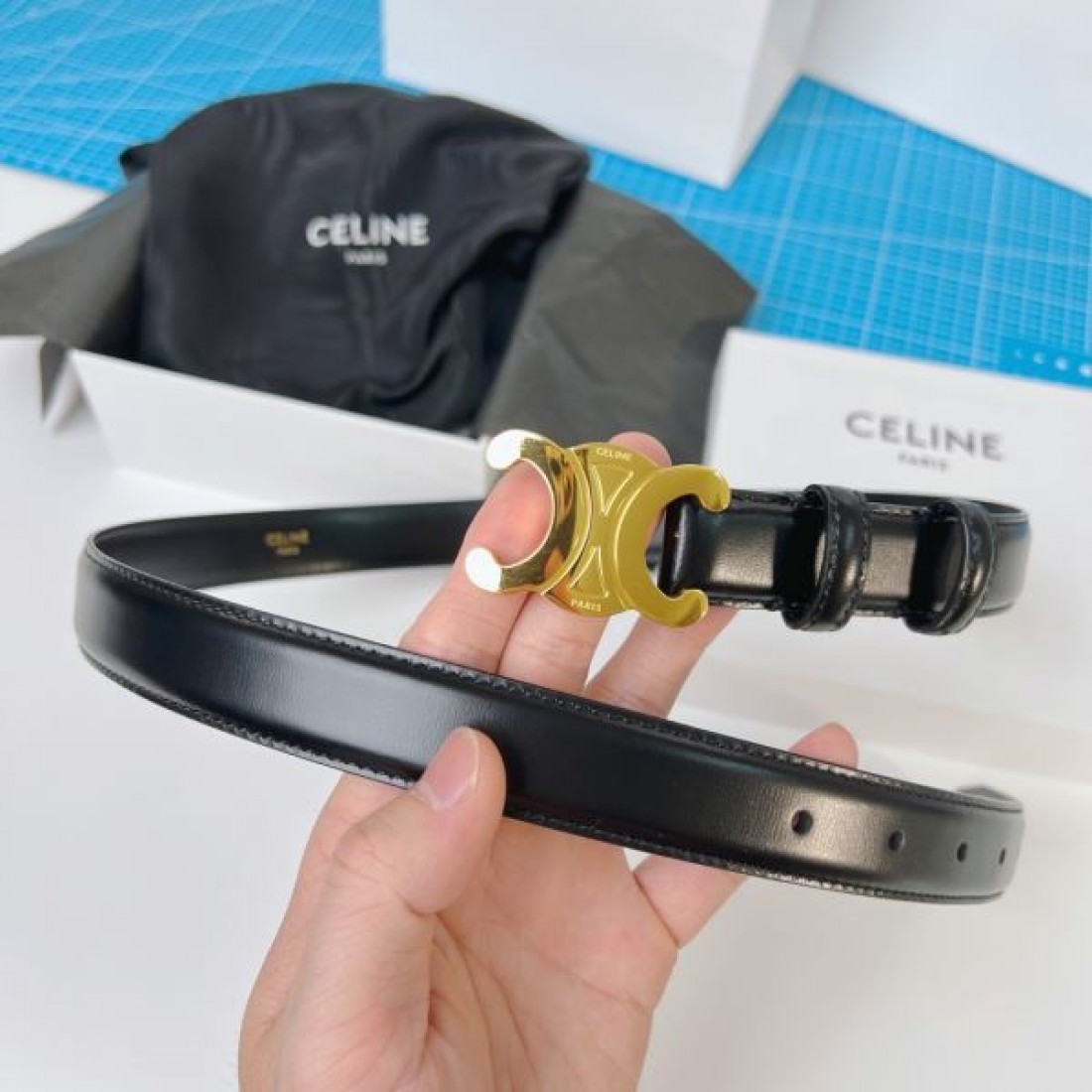 CELINE セリース スーパーコピー ベルト エレガントな雰囲気で上品に