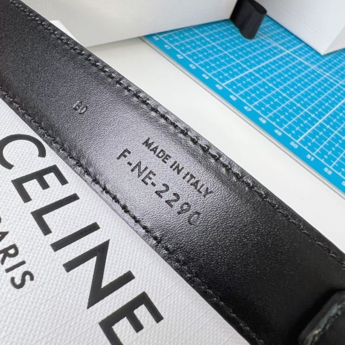 CELINE セリース スーパーコピー ベルト エレガントな雰囲気で上品に