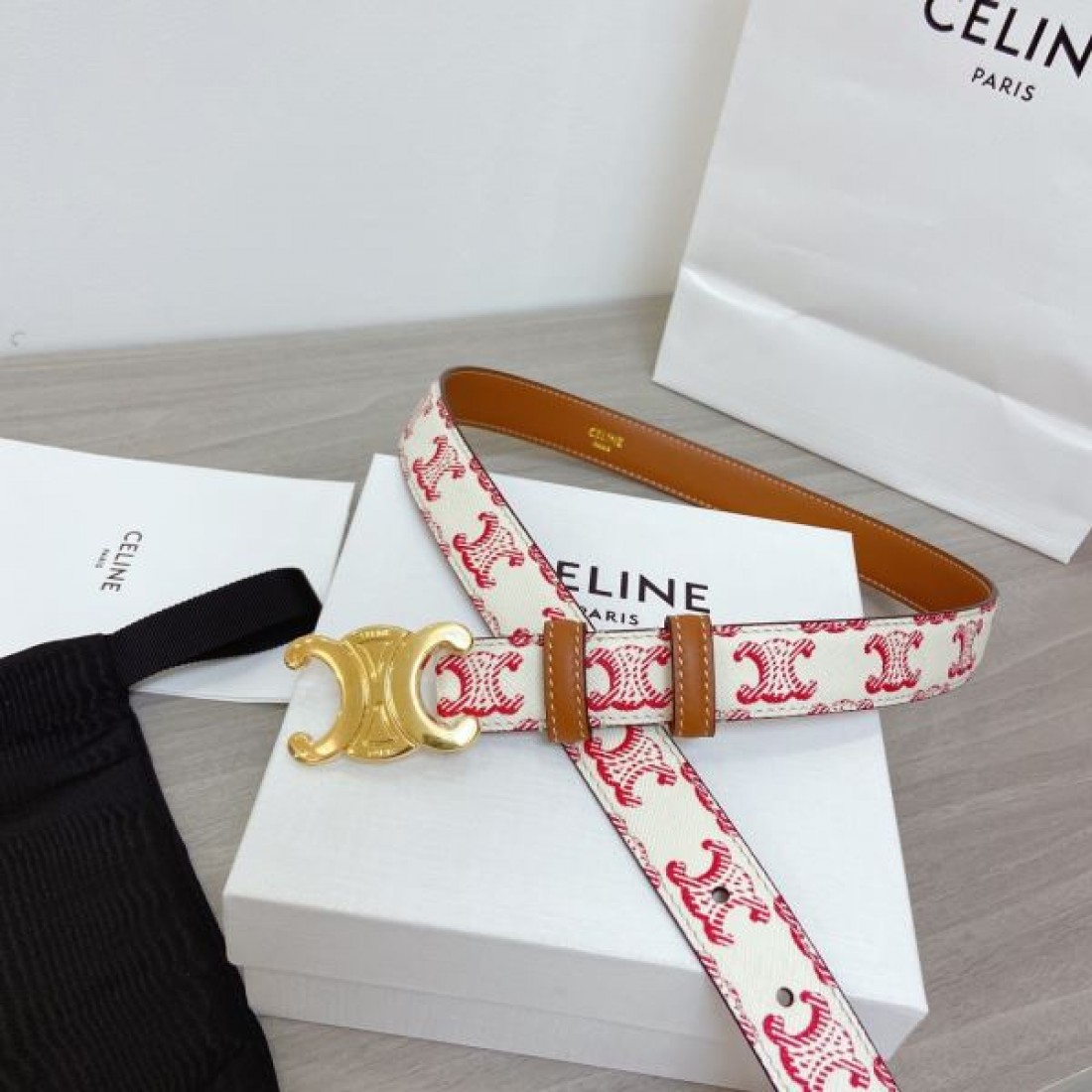  CELINE セリース スーパーコピー ベルト 繊細で洗練された印象を放つ魅力的な