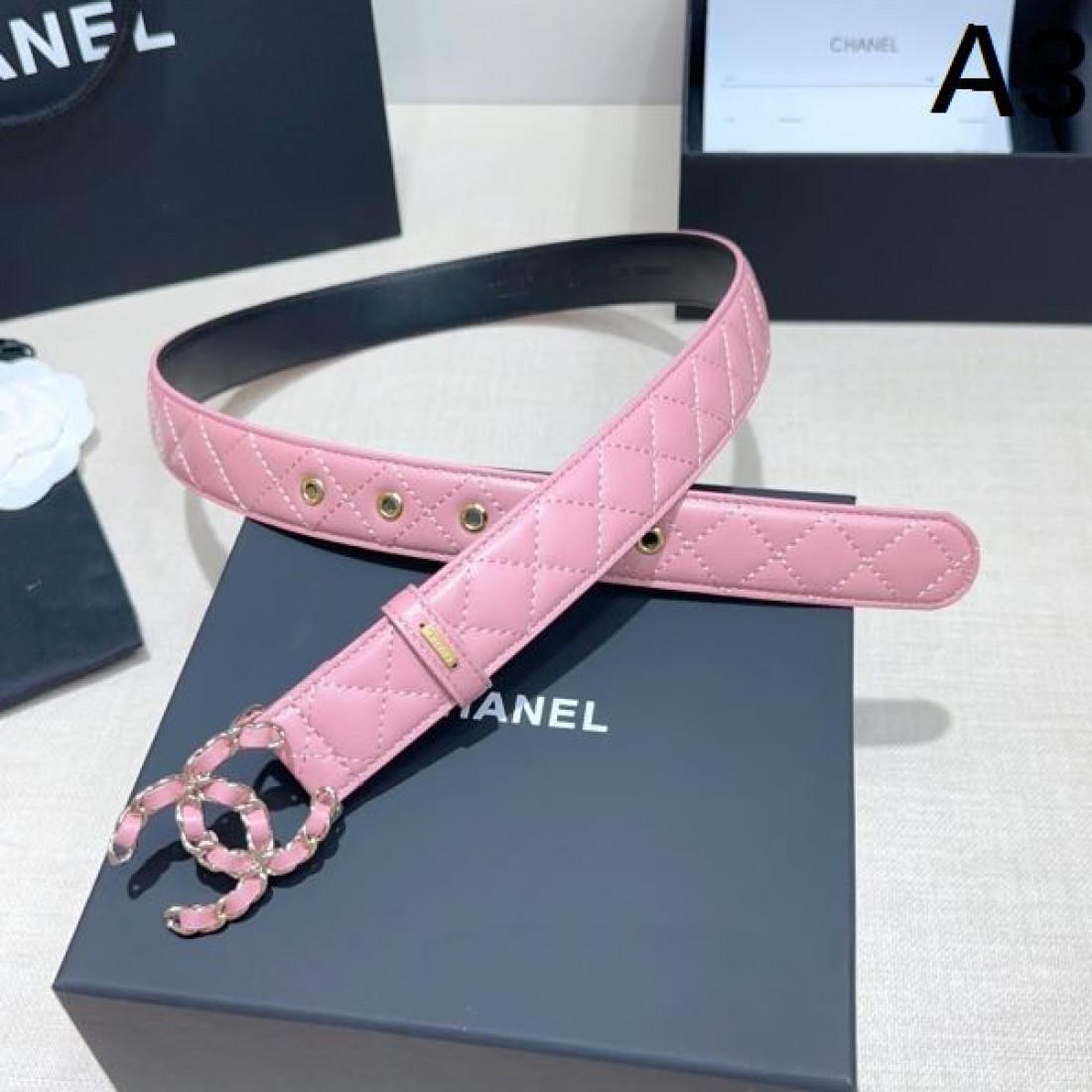 華やかでラグジュアリーな CHANEL シャネル スーパーコピー ベルト 魅力あふれる