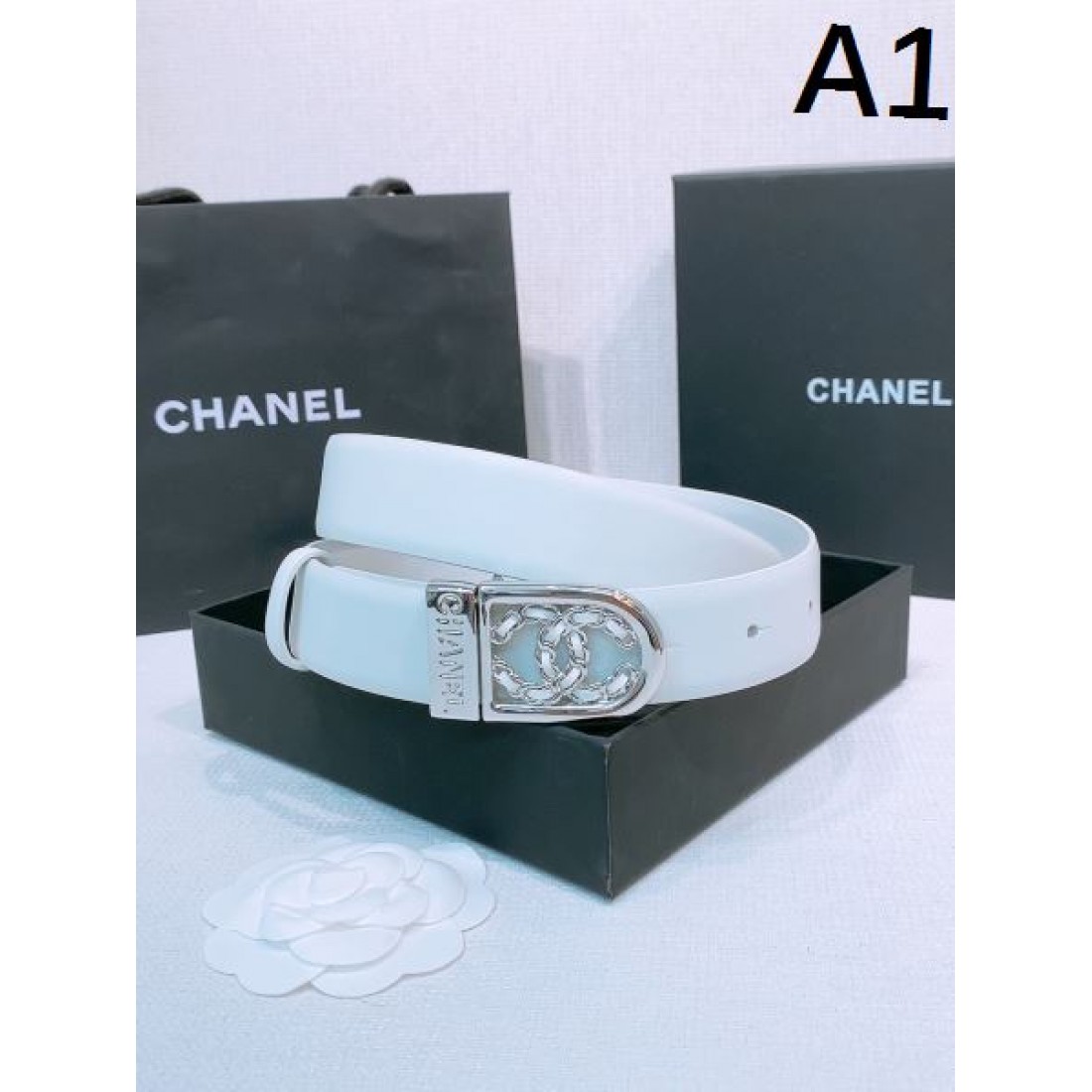 CHANEL シャネル スーパーコピー ベルト モードで洗練された雰囲気に