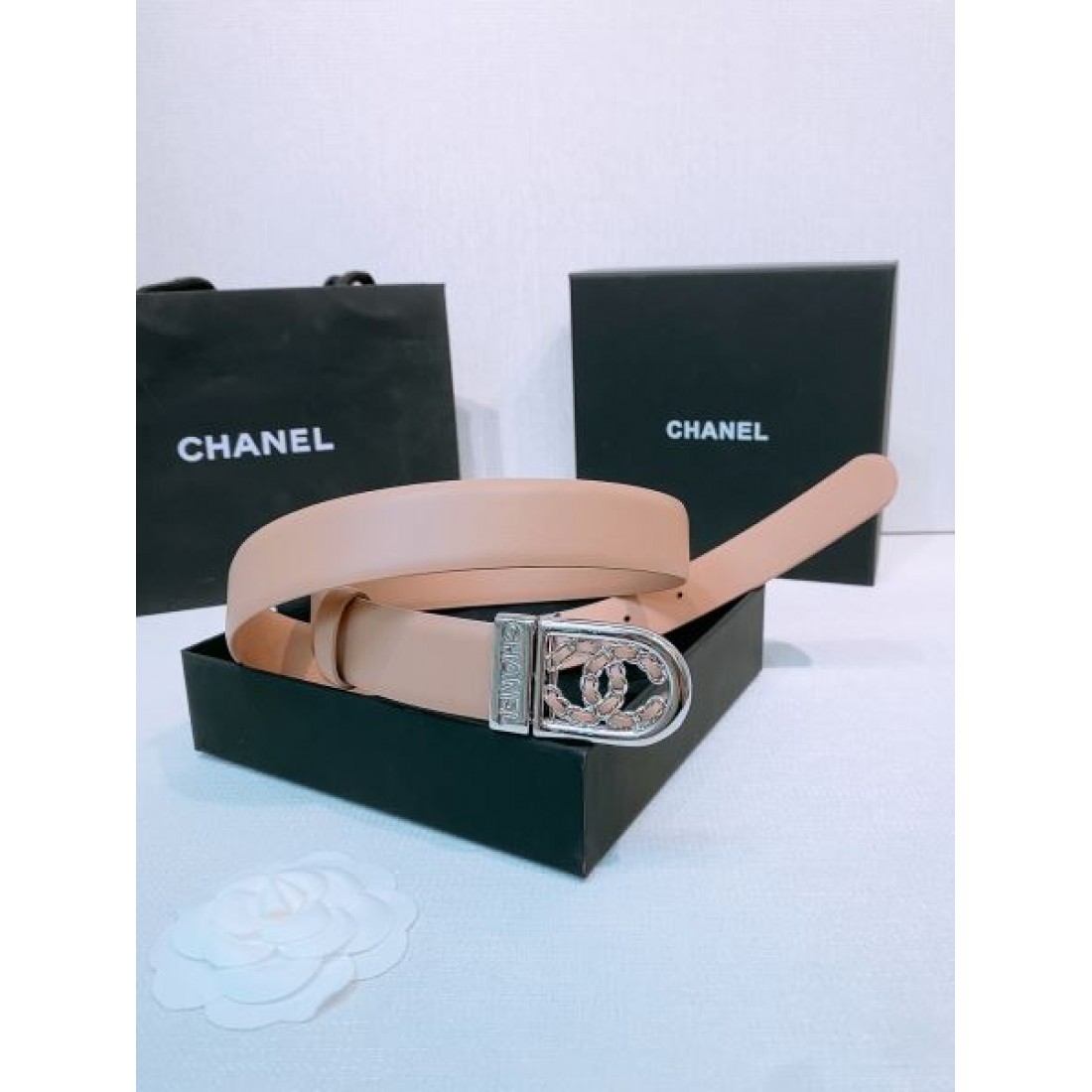 CHANEL シャネル スーパーコピー ベルト モードで洗練された雰囲気に