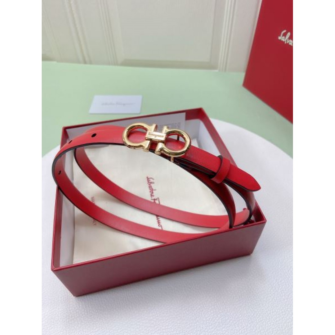 サルヴァトーレ コピー ベルト FERRAGAMO 洗練された上品さで魅力倍増