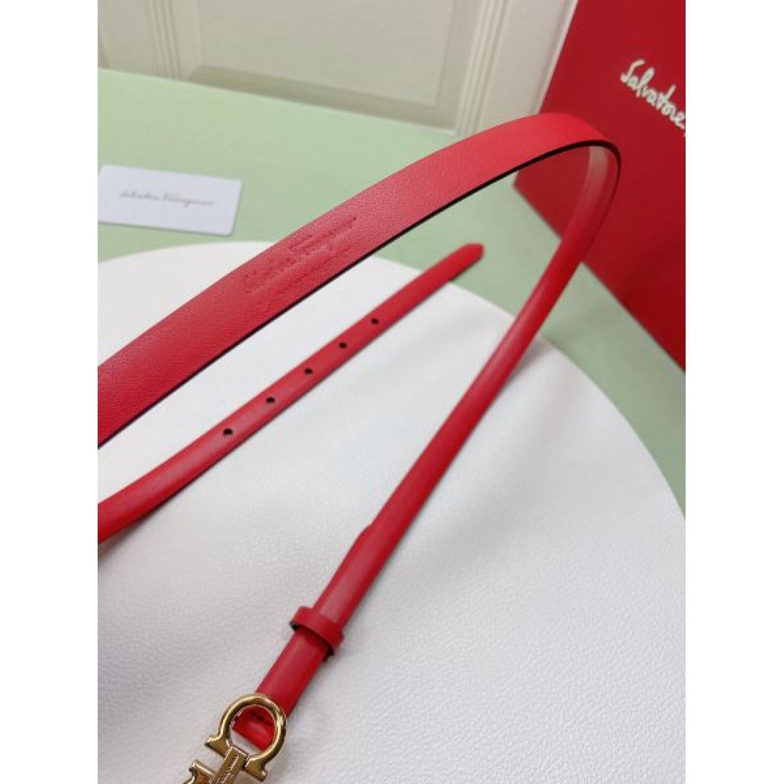 サルヴァトーレ コピー ベルト FERRAGAMO 洗練された上品さで魅力倍増