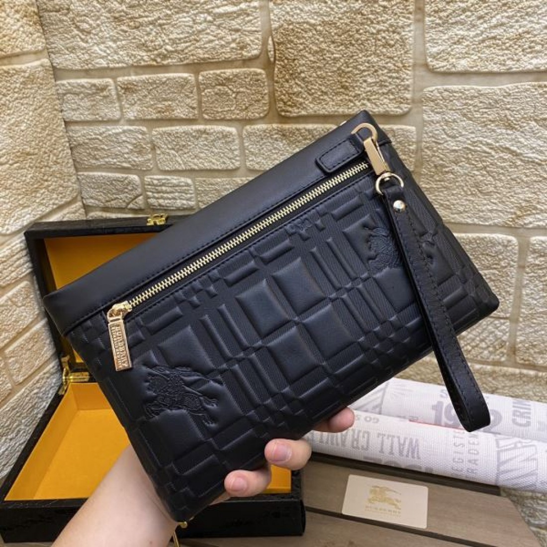 シンプルで上品な BURBERRY バーバリー コピー クラッチバッグ 大人に人気