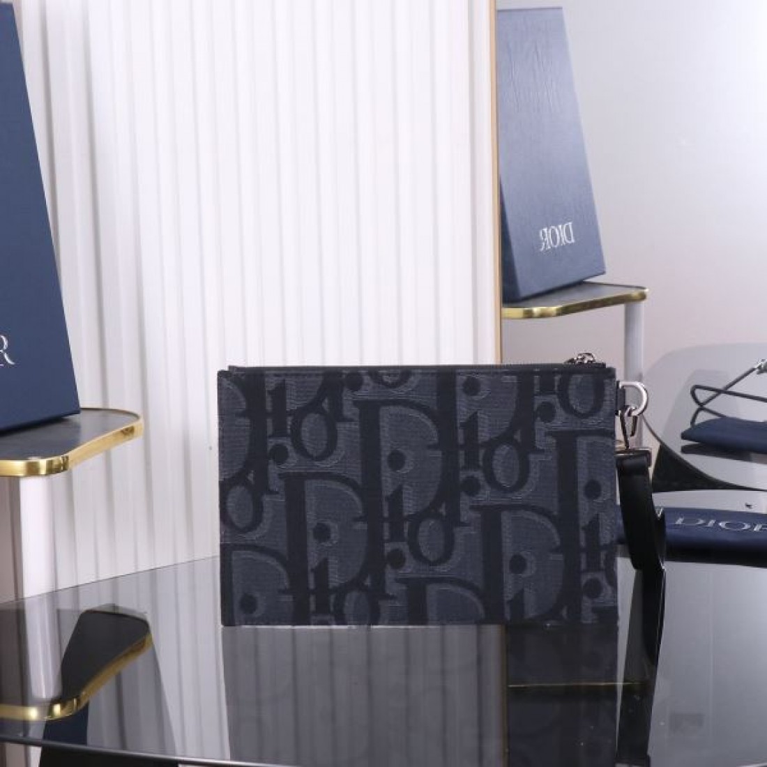 高級感を放つ ディオール コピー クラッチバッグ DIOR 大人の雰囲気