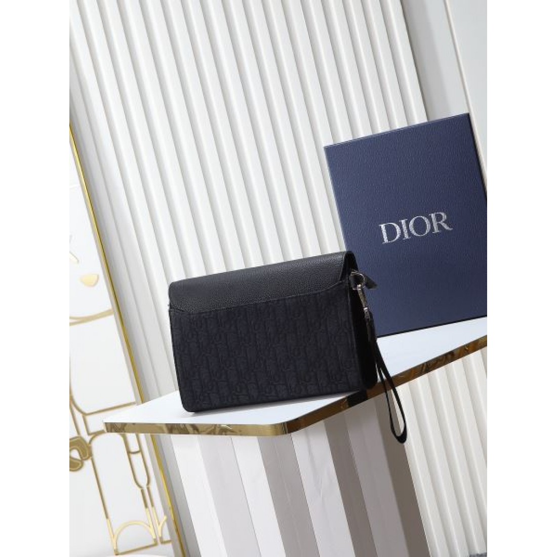 スタイリッシュな DIOR ディオール コピー クラッチバッグ 上質な仕上がり