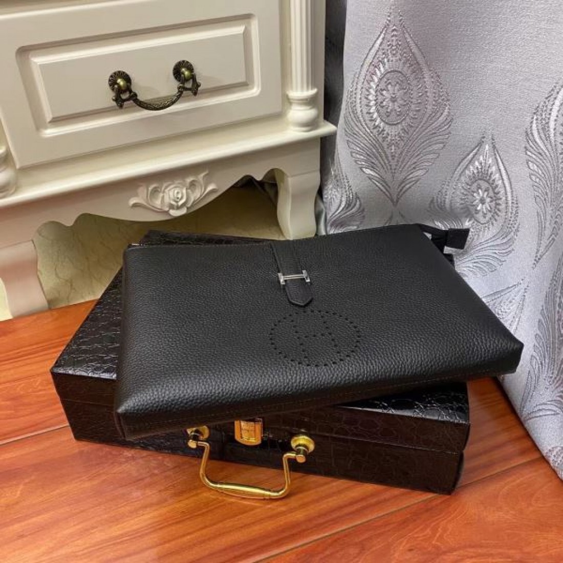 エルメス コピー クラッチバッグ HERMES ラグジュアリーでエレガントな逸品