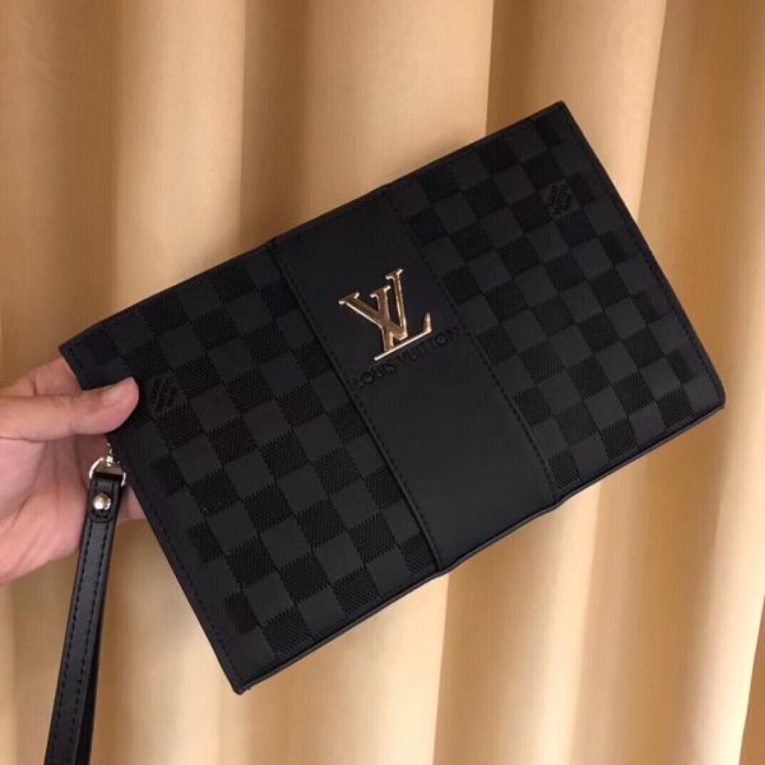 LOUIS VUITTON ルイヴィトン コピー クラッチバッグ 洗練されたスタイリッシュな一品