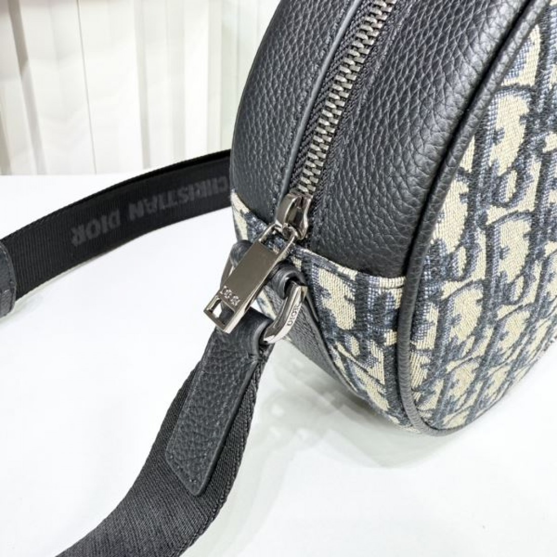 華やかでエレガントな ディオール コピー ショルダーバッグ DIOR 存在感抜群