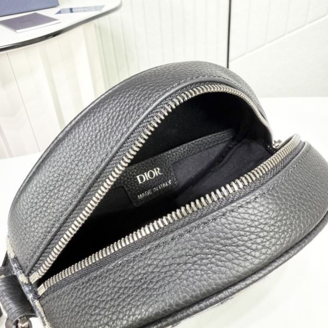 華やかでエレガントな ディオール コピー ショルダーバッグ DIOR 存在感抜群