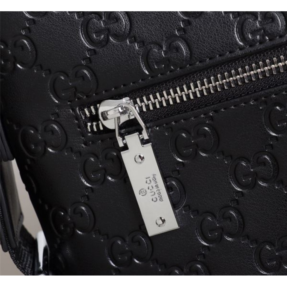 上品で都会的な GUCCI グッチ コピー ショルダーバッグ 洗練された印象に