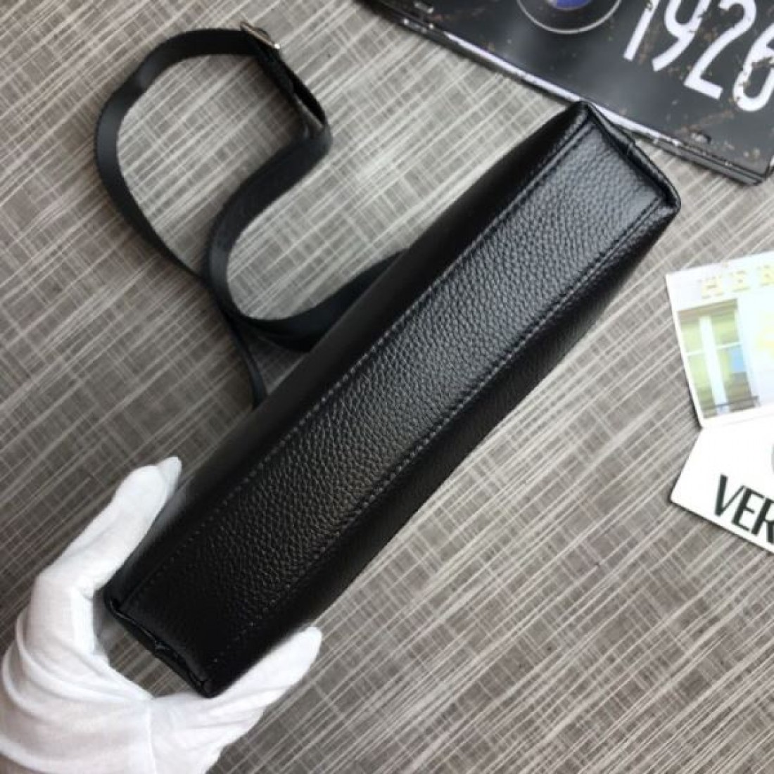 モダンで都会的な GUCCI グッチ コピー ショルダーバッグ 大人のおしゃれに最適