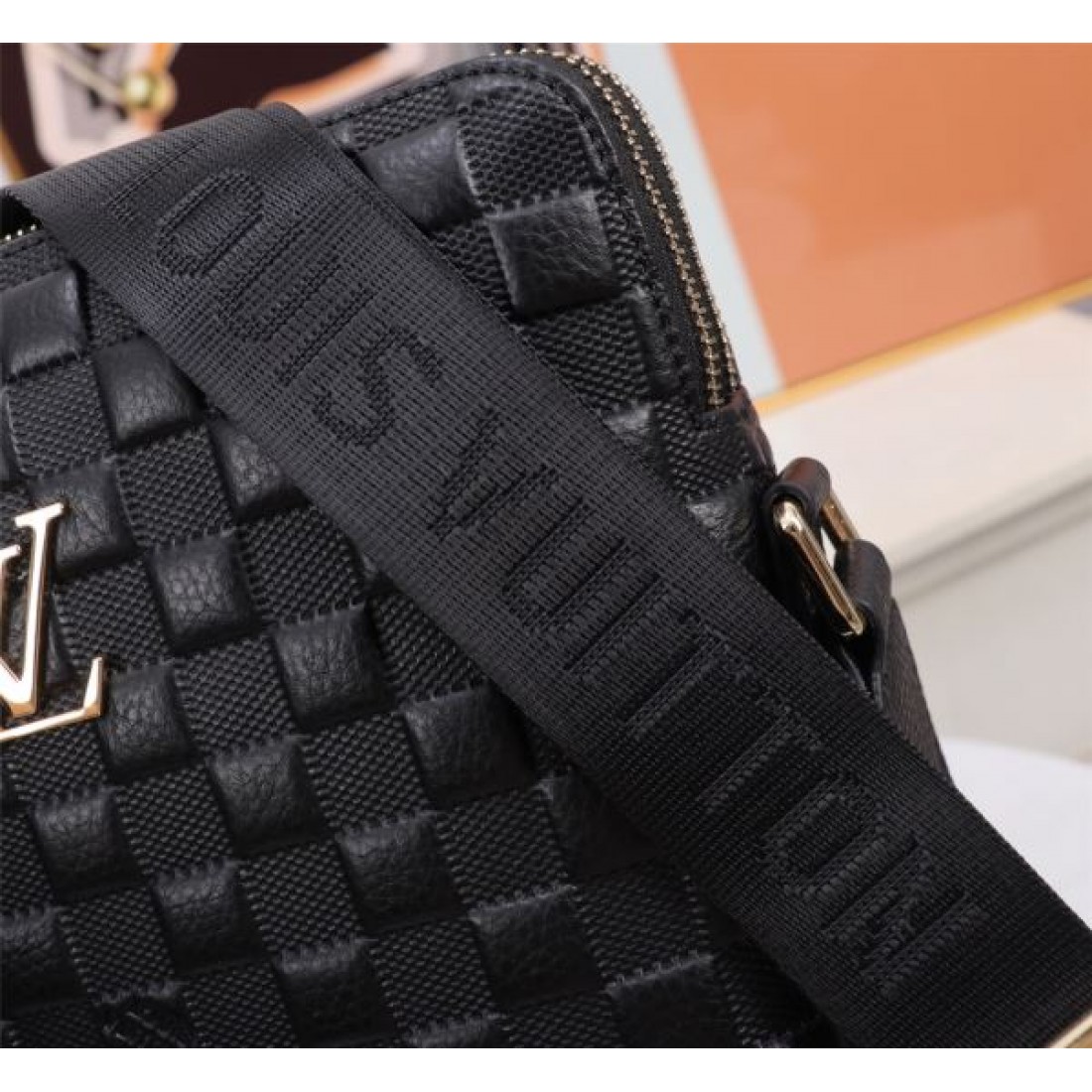 LOUIS VUITTON ルイヴィトン コピー ショルダーバッグ 高級感あふれる一品