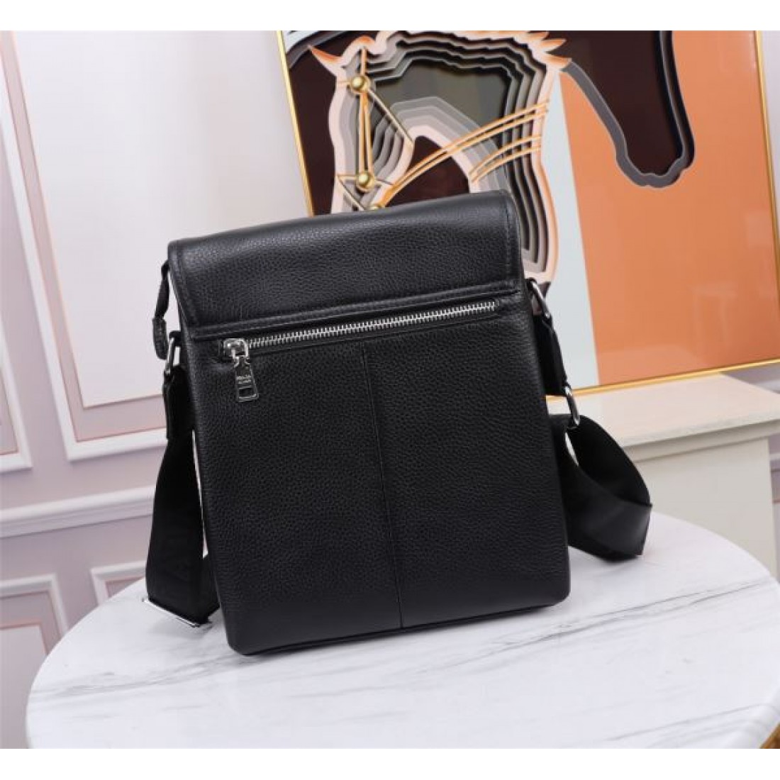 プラダ コピー ショルダーバッグ PRADA モダンで都会的な魅力を演出