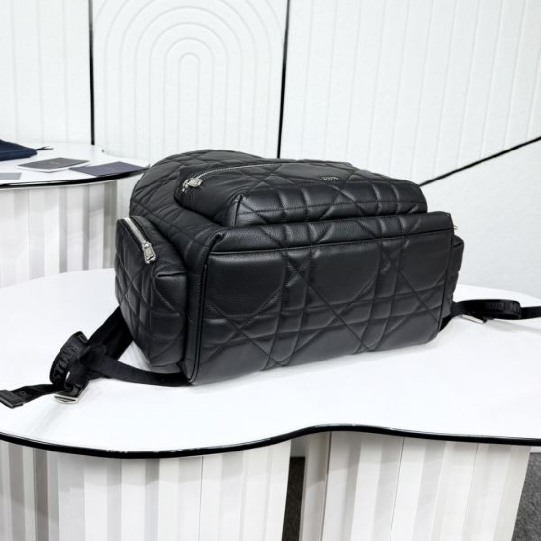  ディオール コピー バックパック DIOR 洗練されたデザインで毎日活躍