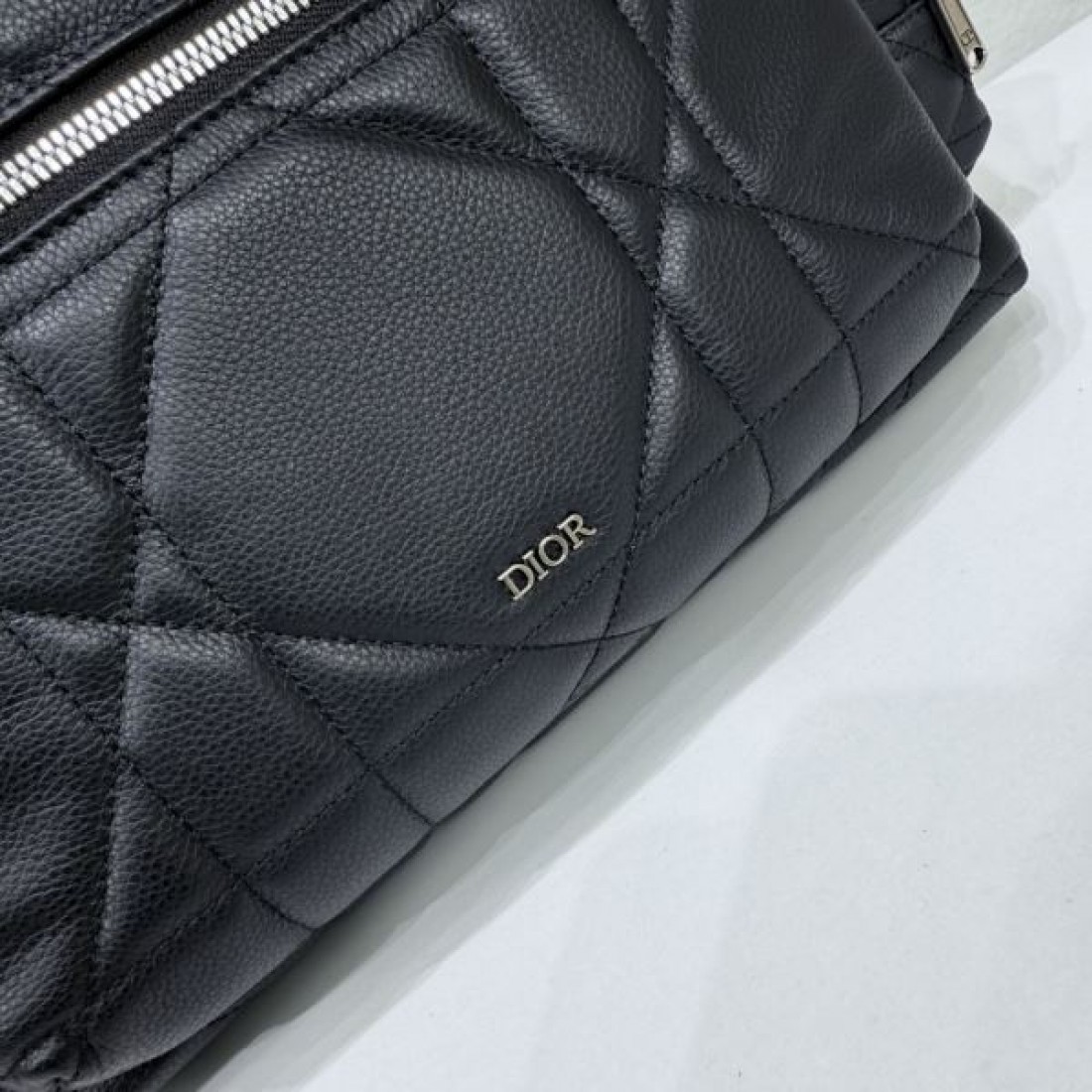  ディオール コピー バックパック DIOR 洗練されたデザインで毎日活躍