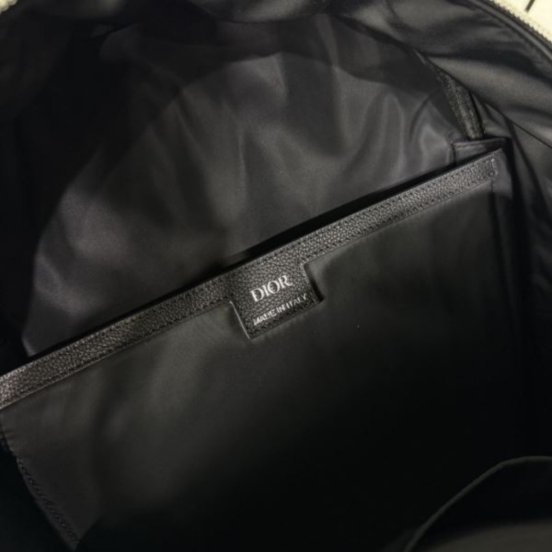  ディオール コピー バックパック DIOR 洗練されたデザインで毎日活躍