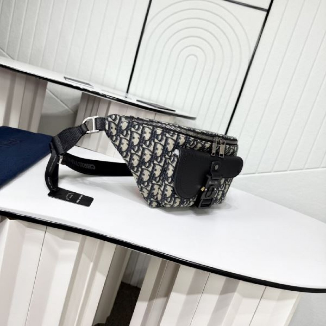 トレンド感ただよう ディオール コピー ウエストバッグ DIOR 魅力的で実用的