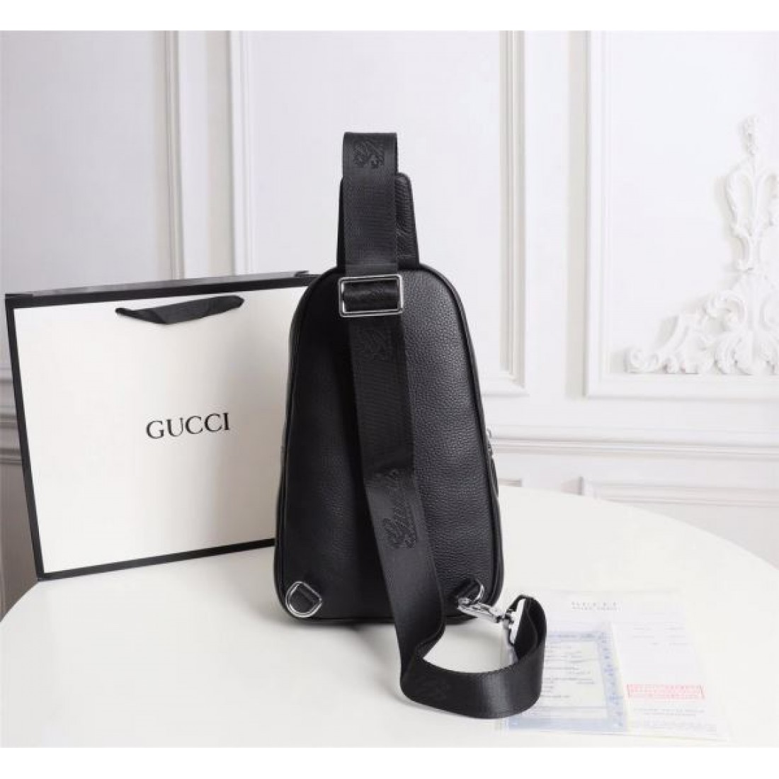  GUCCI グッチ コピー チェストバッグ おしゃれで都会的なデザイン