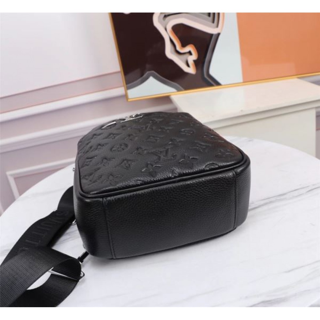  ルイヴィトン コピー チェストバッグ LOUIS VUITTON 上品でエレガントな仕上がり