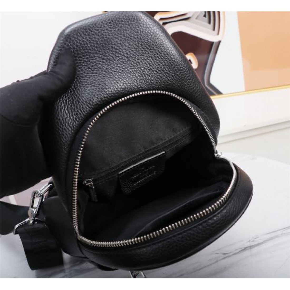  ルイヴィトン コピー チェストバッグ LOUIS VUITTON 上品でエレガントな仕上がり