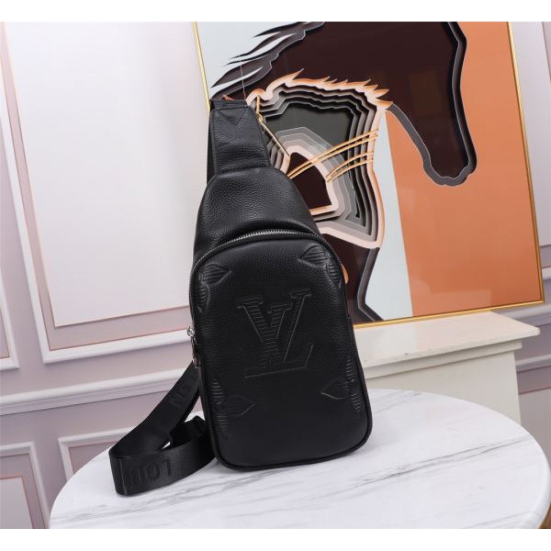 LOUIS VUITTON ルイヴィトン コピー チェストバッグ 個性的で洗練された印象に