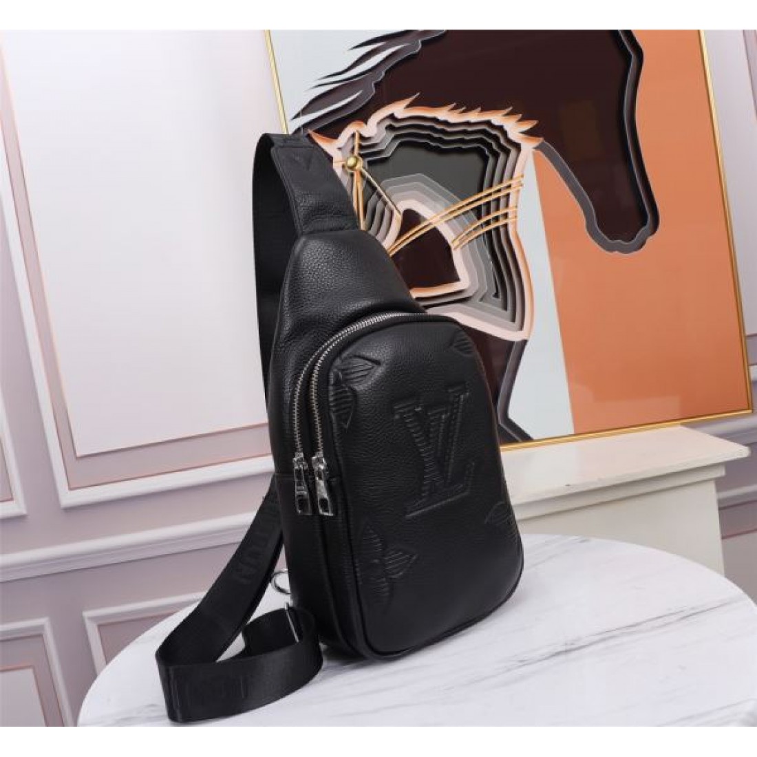  LOUIS VUITTON ルイヴィトン コピー チェストバッグ 個性的で洗練された印象に