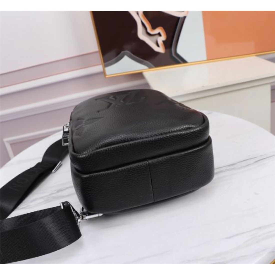  LOUIS VUITTON ルイヴィトン コピー チェストバッグ 個性的で洗練された印象に