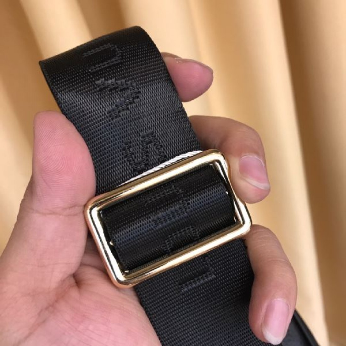 高級感ただよう ルイヴィトン コピー チェストバッグ LOUIS VUITTON で華やかに