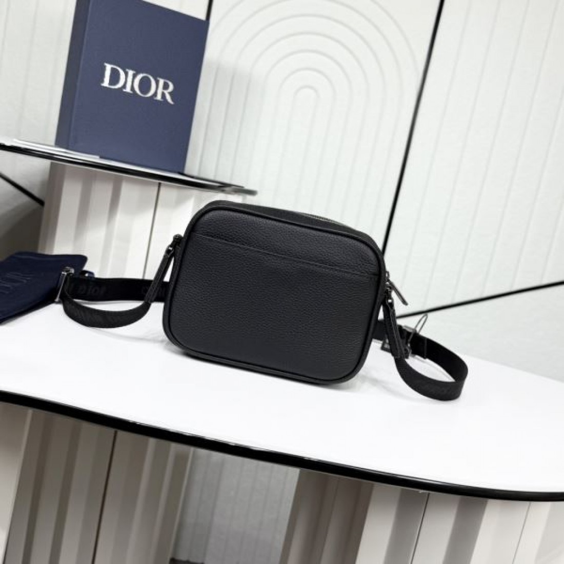 ディオール コピー ショルダーバッグ DIOR 華やかでエレガントな雰囲気