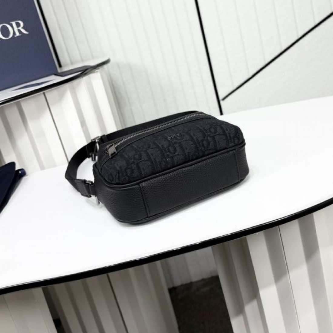 ディオール コピー ショルダーバッグ DIOR 華やかでエレガントな雰囲気