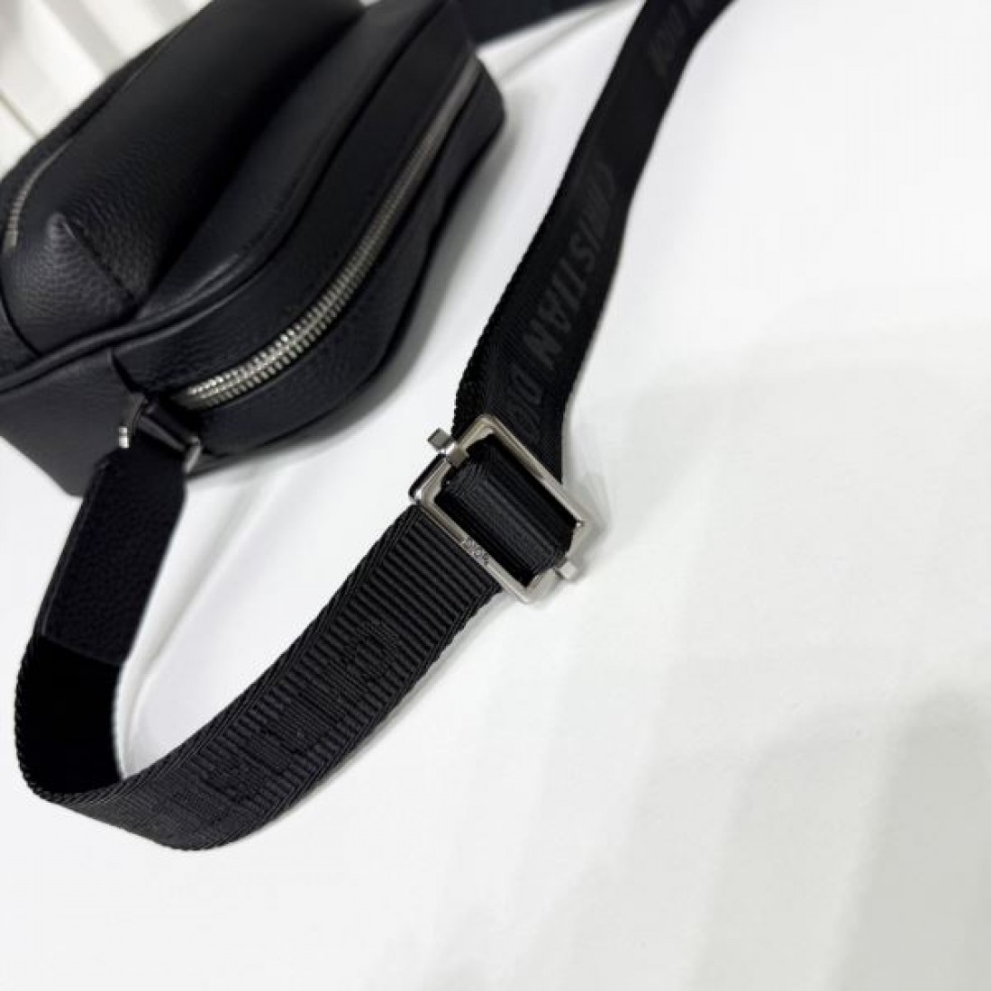 ディオール コピー ショルダーバッグ DIOR 華やかでエレガントな雰囲気