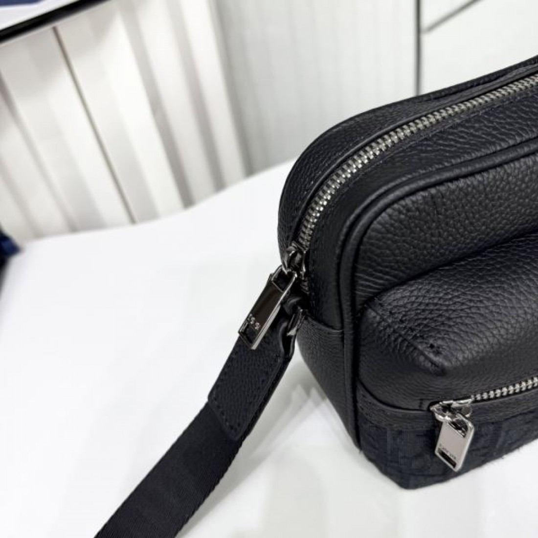 ディオール コピー ショルダーバッグ DIOR 華やかでエレガントな雰囲気